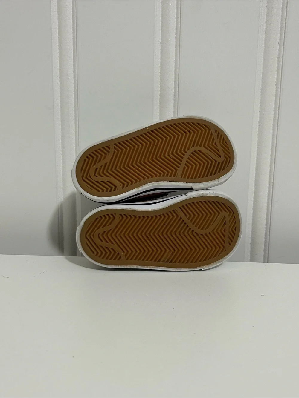 Nike court legacy desert ochre white black